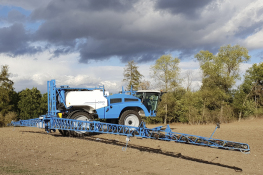 Self-propelled sprayer DINO